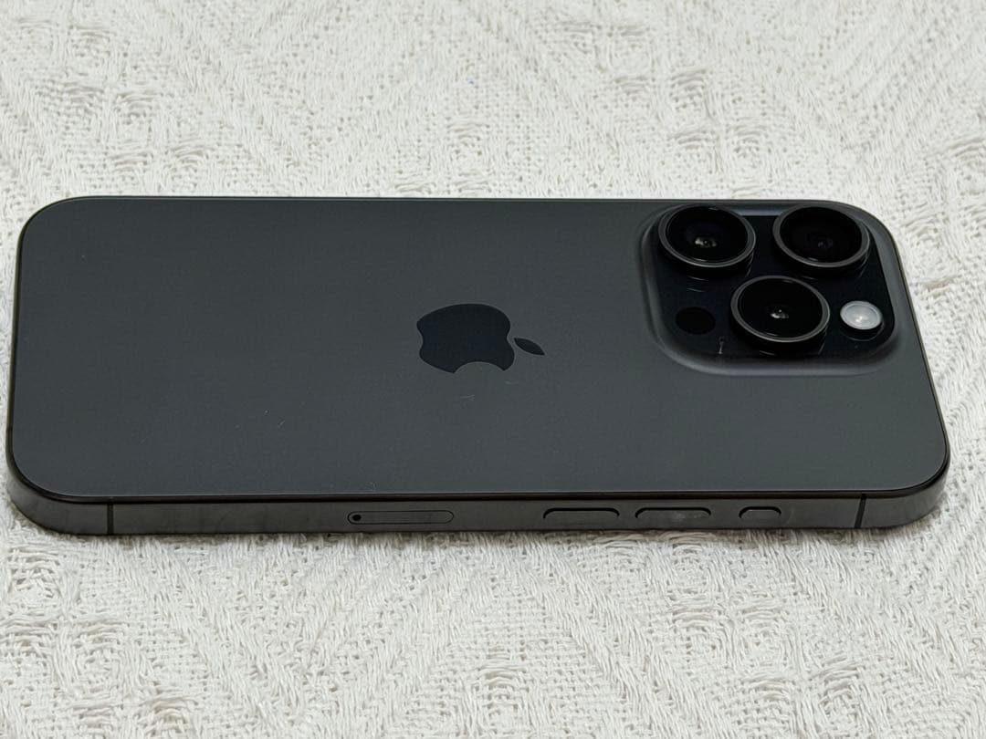 美品　セット品！　iPhone 15 pro 128GB ブラック