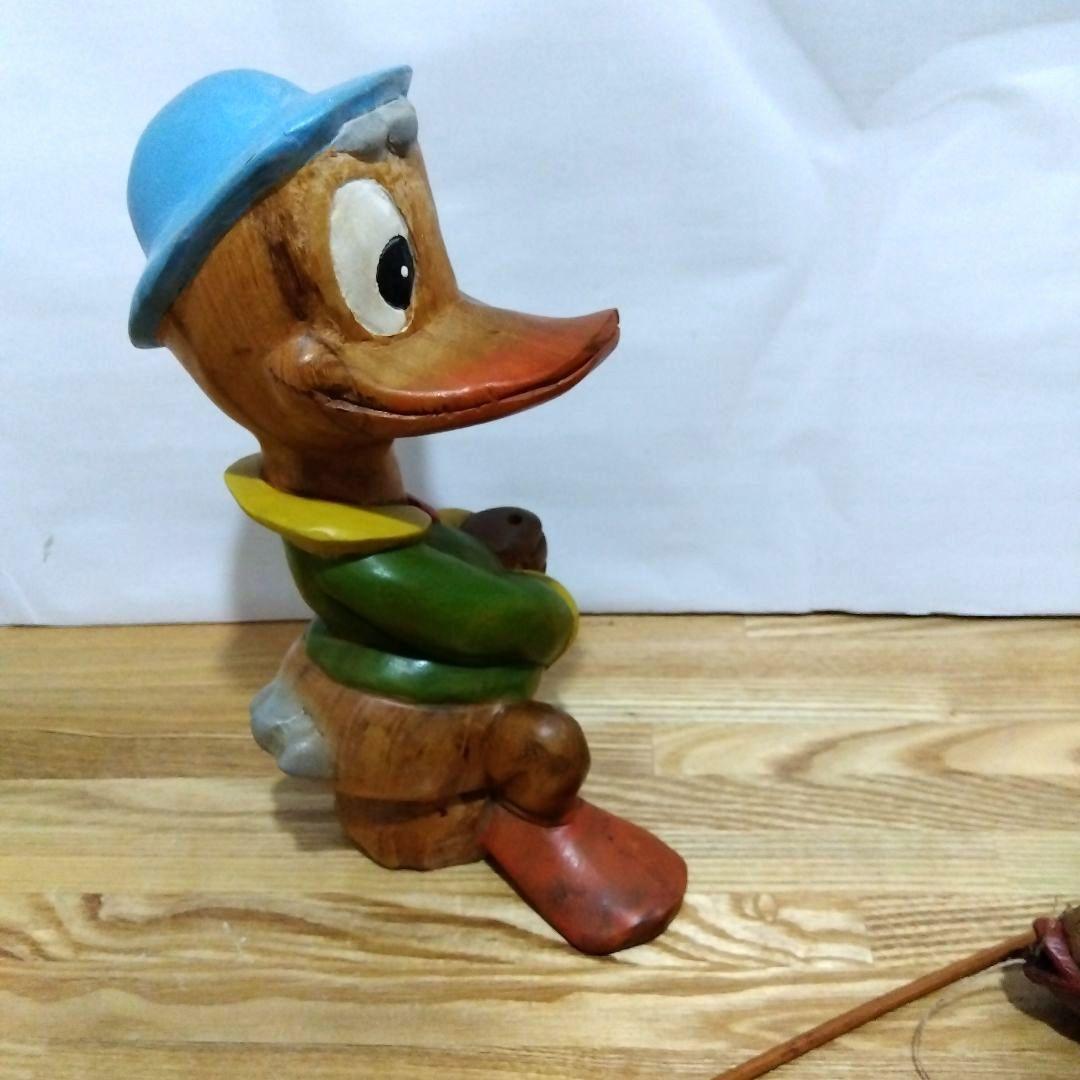 ドナルドダック　木彫りの置物
