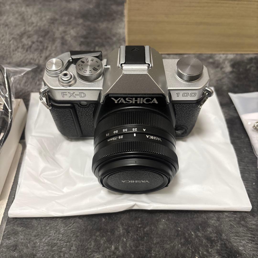 YASHICA FX-D100デジタルカメラ 28mmレンズ付