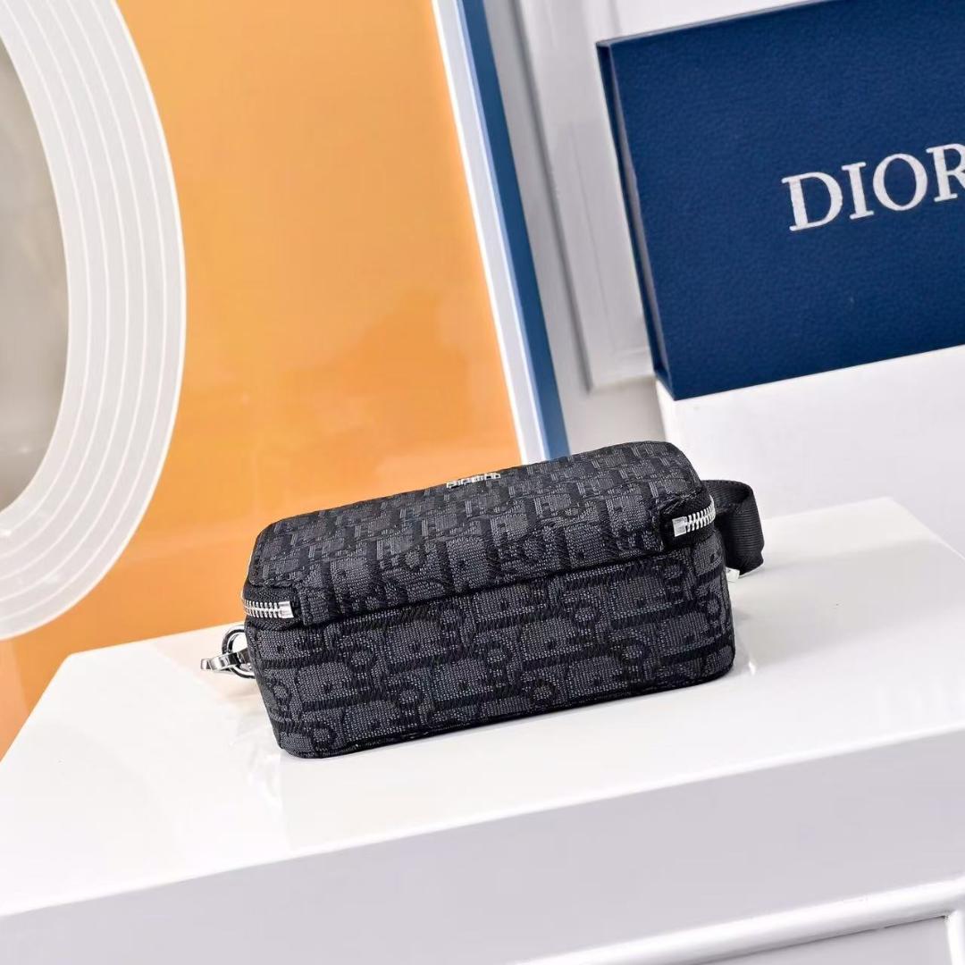 Dior 極希少✨《人気》ブラックロゴショルダーバッ