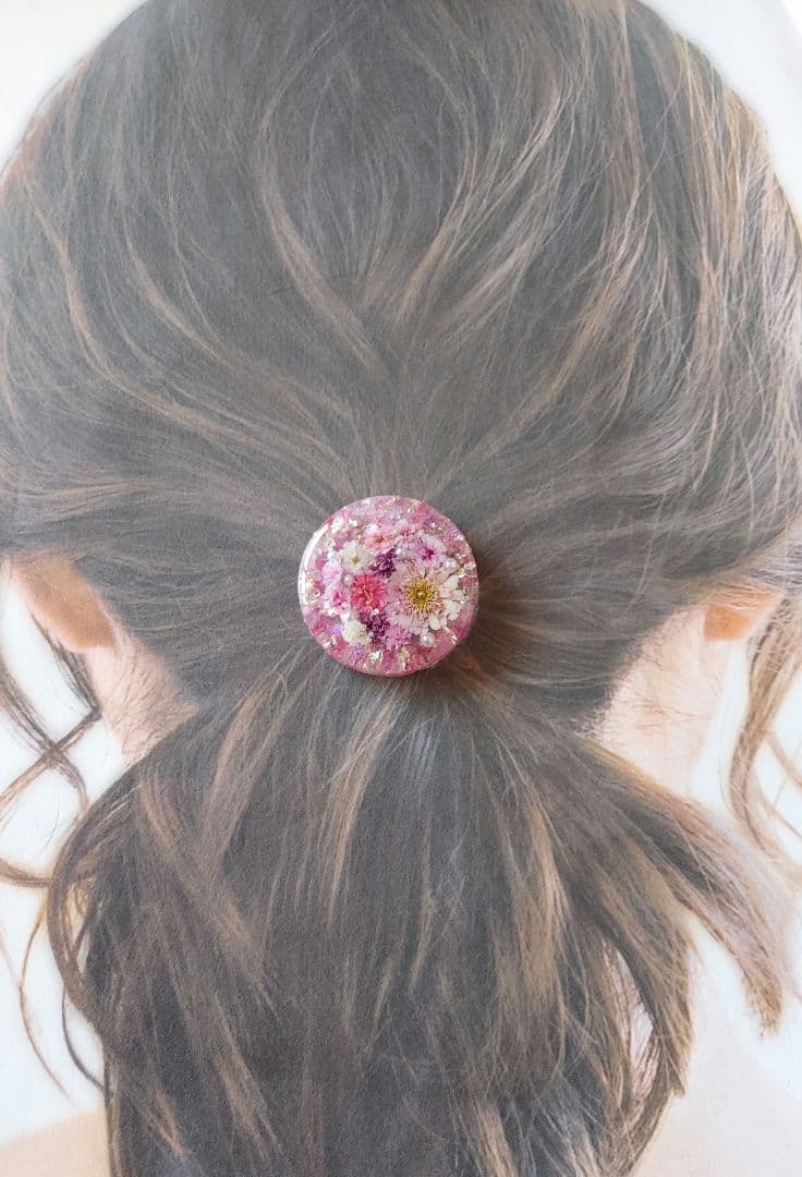【1722】レジン　マトリカリア　ヘアゴム　ポニーフック　ブロ―チ　ハンドメイド