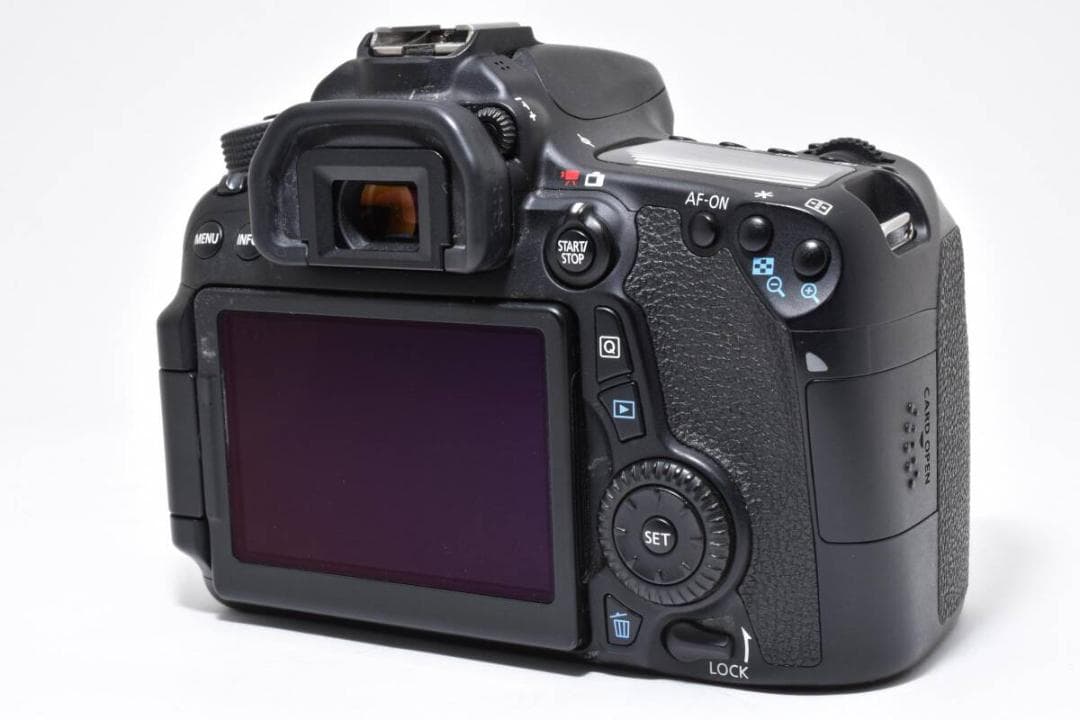 【美品】Canon EOS 70D ボディ ★シャッター回数 9,685回★
