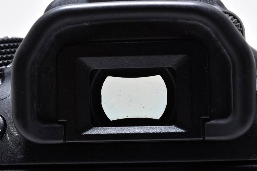 【美品】Canon EOS 70D ボディ ★シャッター回数 9,685回★