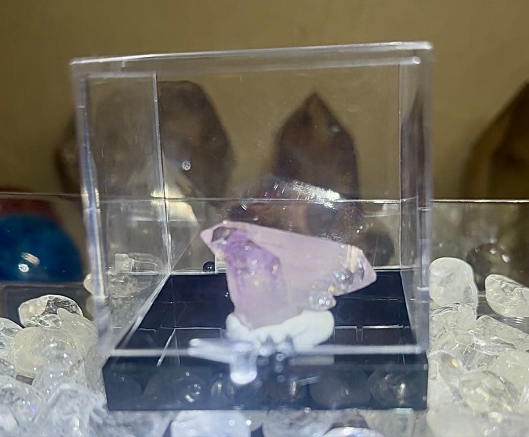 ベラクルスアメジスト 鉱物標本 透明度の高い美結晶 ジオード感あり Amulet