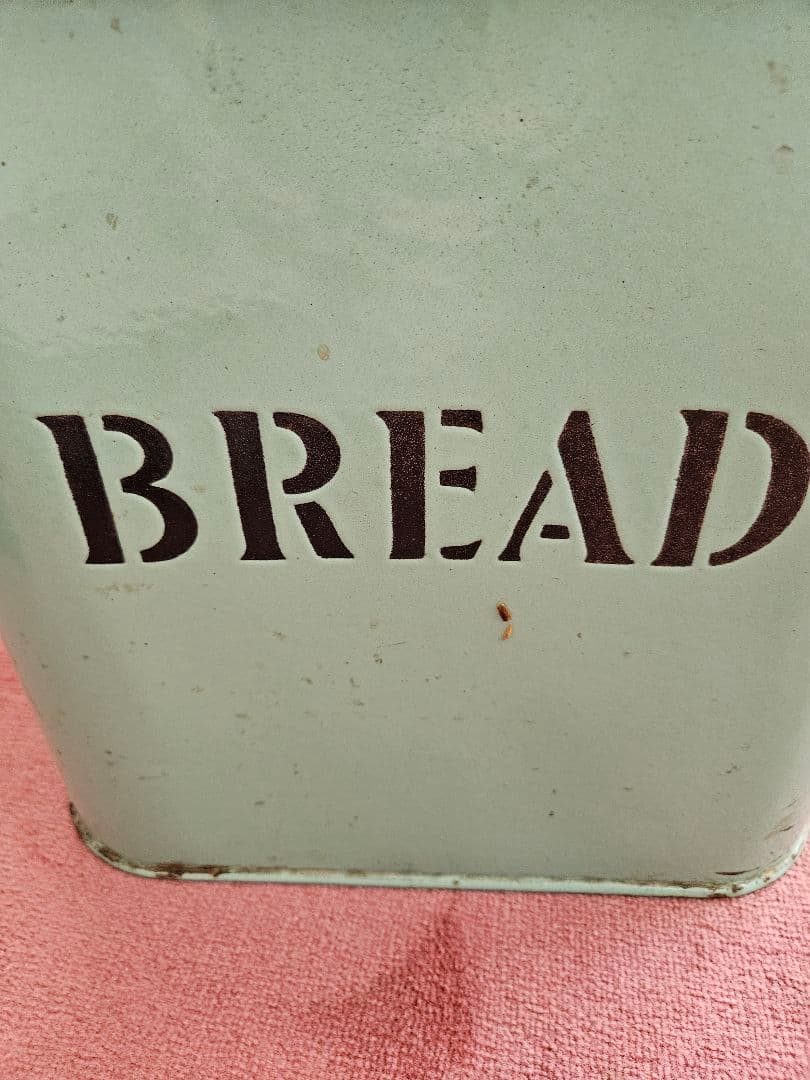 イギリスアンティークホーローブレッド缶