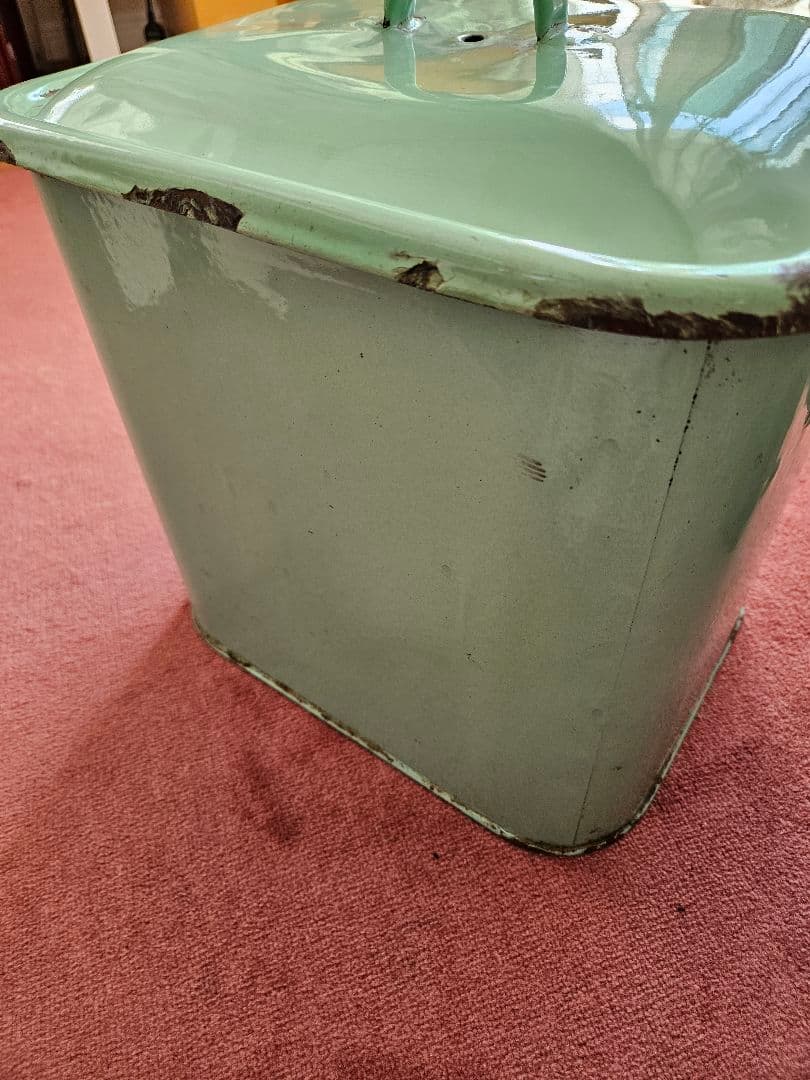 イギリスアンティークホーローブレッド缶