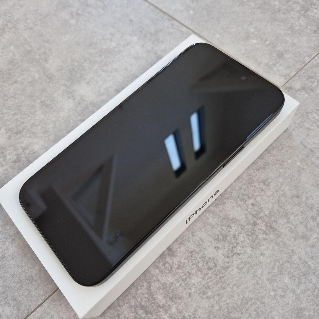 iPhone15 plus ブラックSIMフリー+純正アクセサリー付