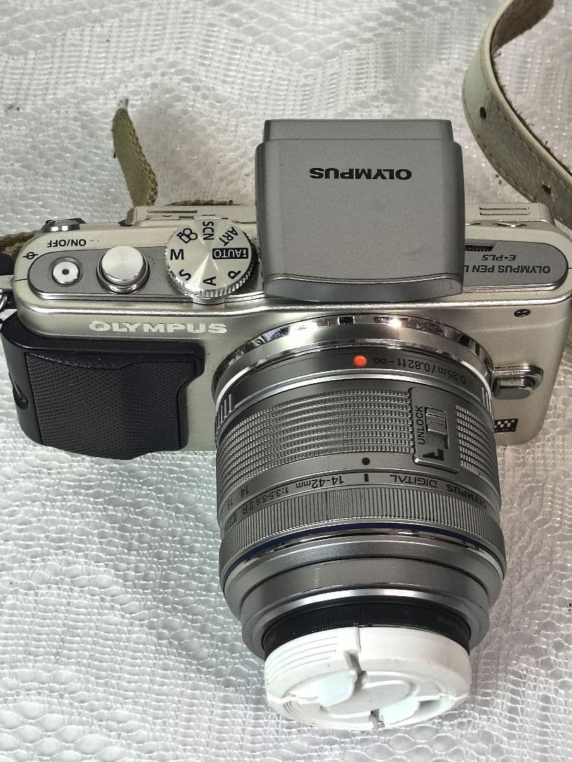 オリンパス E-PL5 14-42mmレンズ、望遠レンズ40-150mm付き