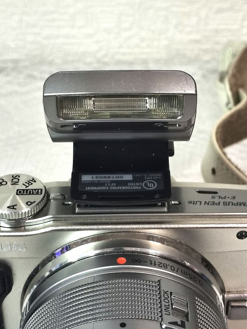 オリンパス E-PL5 14-42mmレンズ、望遠レンズ40-150mm付き