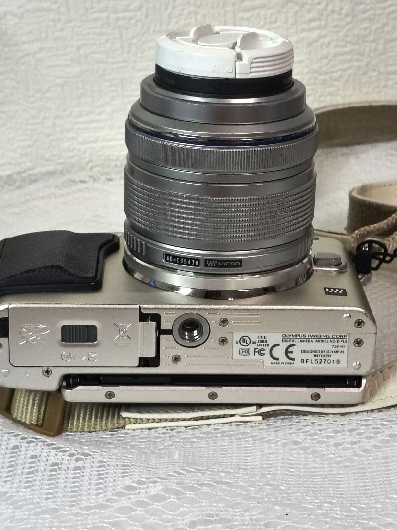 オリンパス E-PL5 14-42mmレンズ、望遠レンズ40-150mm付き