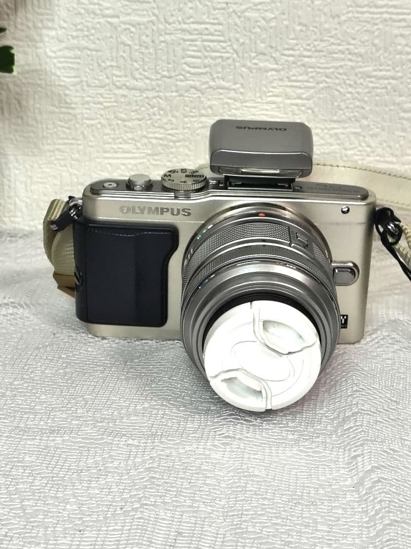 オリンパス E-PL5 14-42mmレンズ、望遠レンズ40-150mm付き