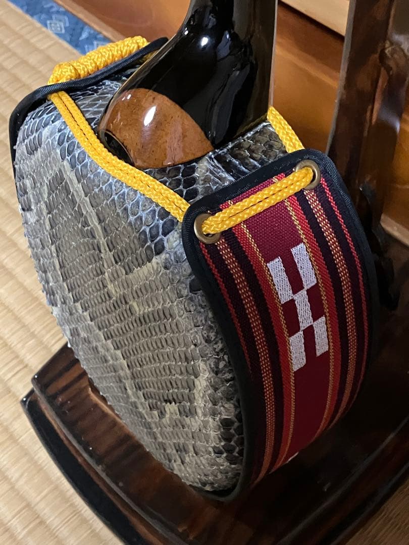 沖縄三線フィリピンエーマ￼(上質カミゲン黒木)与那城型本皮一枚張りスンチ塗の出品