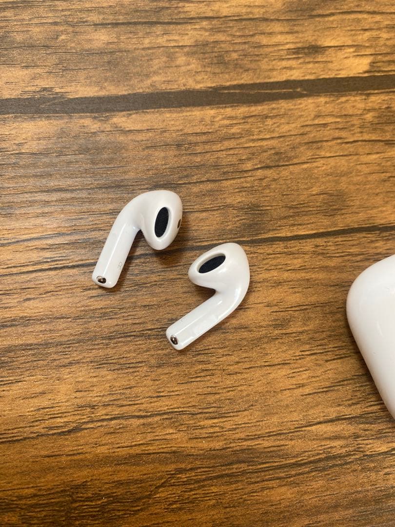 AirPods4 本体 ホワイト 充電ケース付き