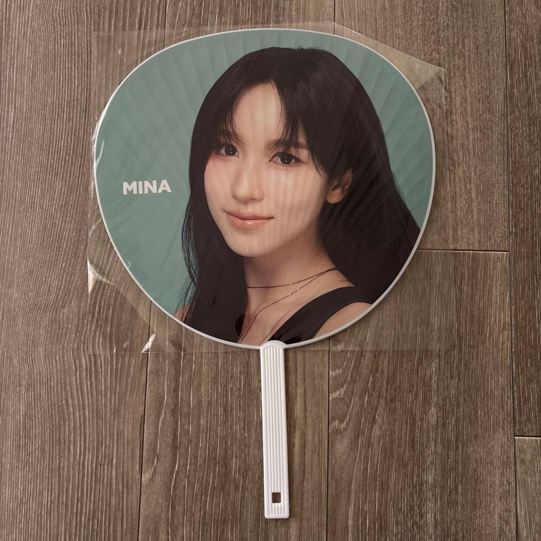 YM-1433 TWICE 新品 オフィシャルグッズ グッズ うちわ