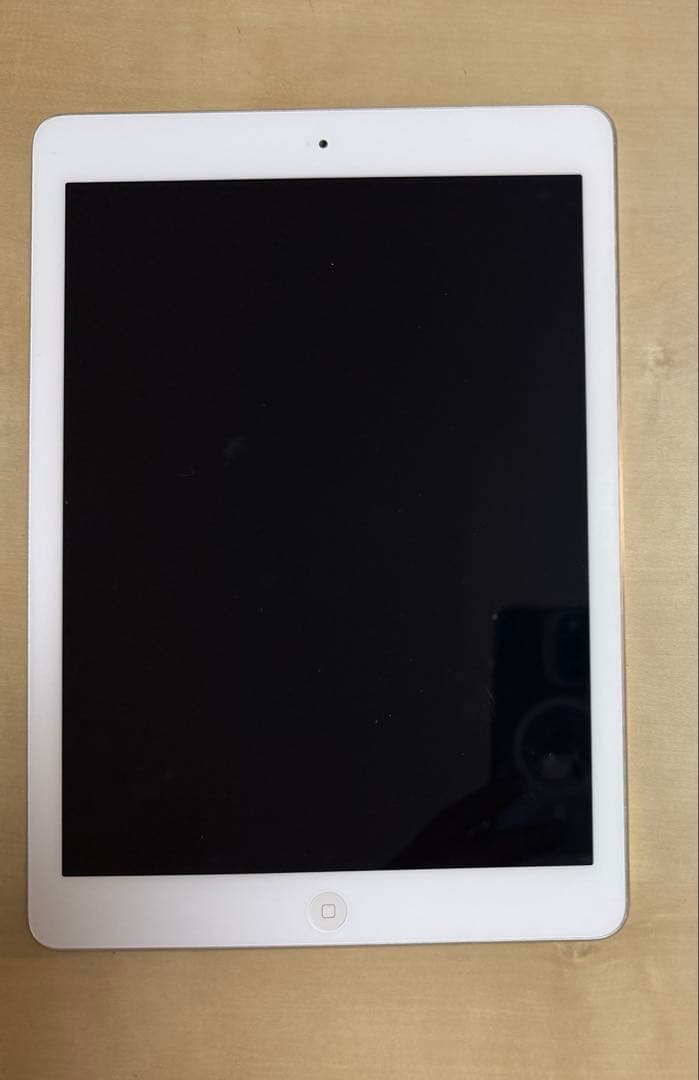 iPad Air 初代モデル　名前刻印あり　32GB WiFi シルバー
