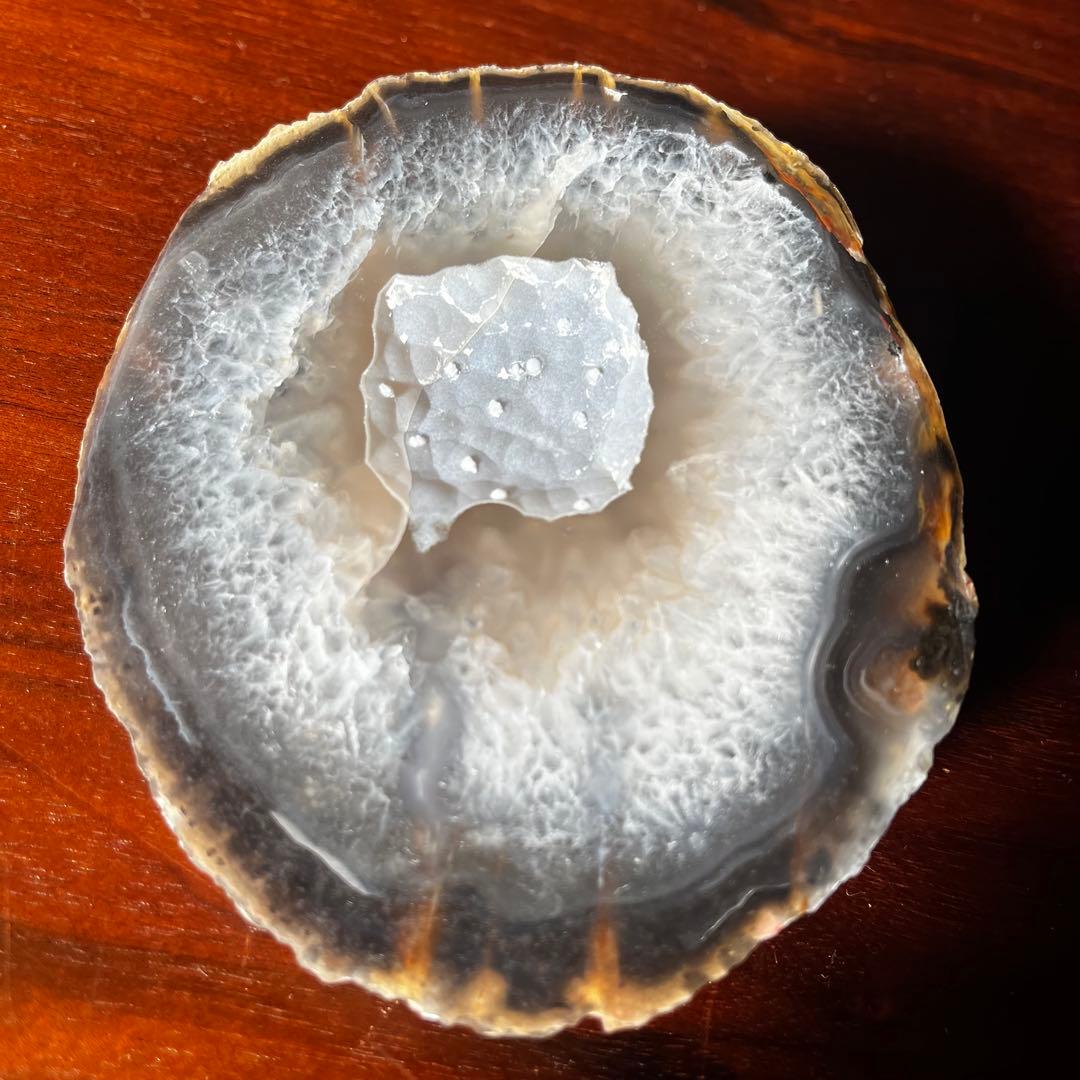 天然石　トレジャーメノウ　重量1.９kg 　幅約155mm