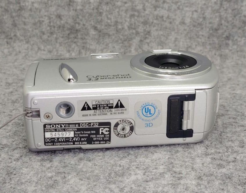 デジタルカメラ SONY Cyber-shot DSC P32