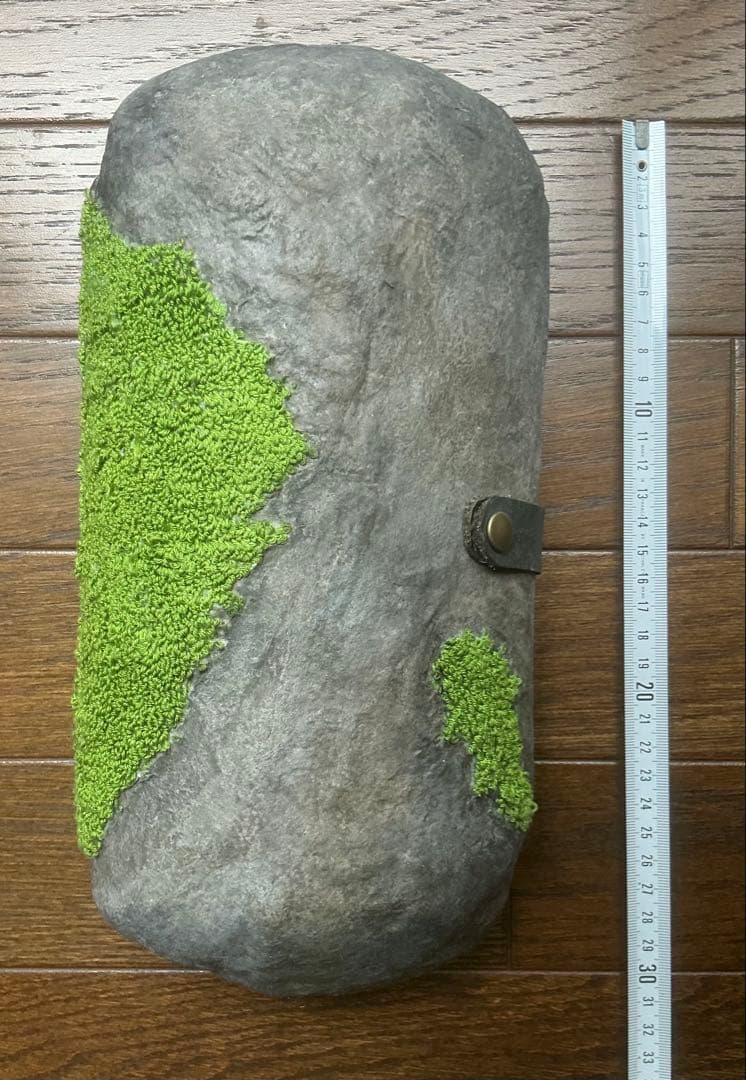 フェイク石バッグ 苔刺繍　カルトナージュ　ジブリ　一点もの　作家ものクラッチ