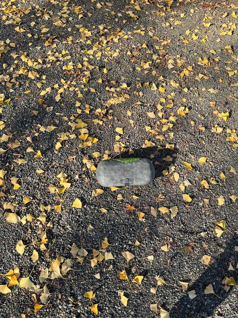 フェイク石バッグ 苔刺繍　カルトナージュ　ジブリ　一点もの　作家ものクラッチ