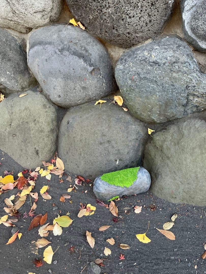 フェイク石バッグ 苔刺繍　カルトナージュ　ジブリ　一点もの　作家ものクラッチ