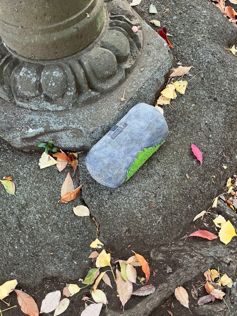 フェイク石バッグ 苔刺繍　カルトナージュ　ジブリ　一点もの　作家ものクラッチ