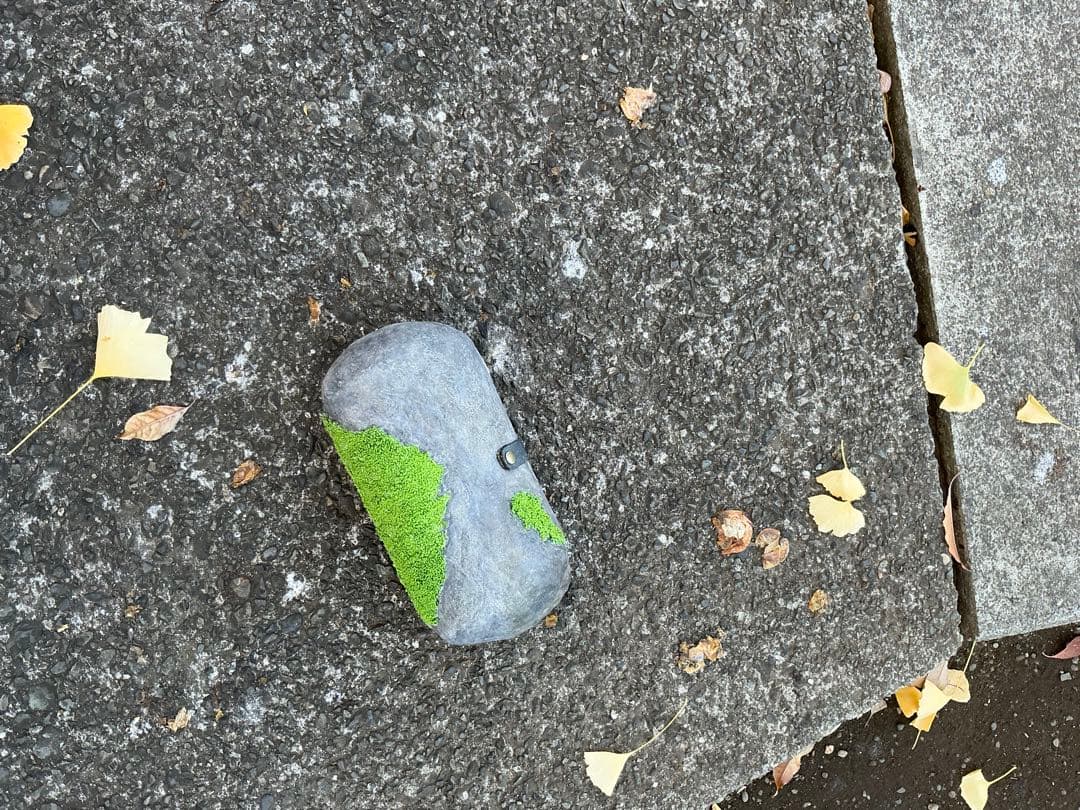 フェイク石バッグ 苔刺繍　カルトナージュ　ジブリ　一点もの　作家ものクラッチ