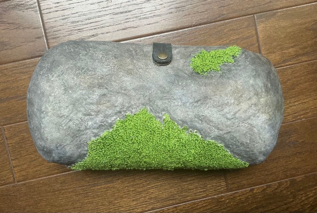 フェイク石バッグ 苔刺繍　カルトナージュ　ジブリ　一点もの　作家ものクラッチ