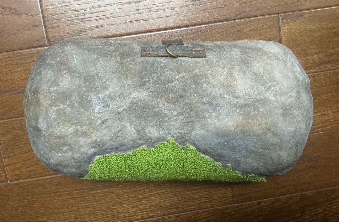 フェイク石バッグ 苔刺繍　カルトナージュ　ジブリ　一点もの　作家ものクラッチ