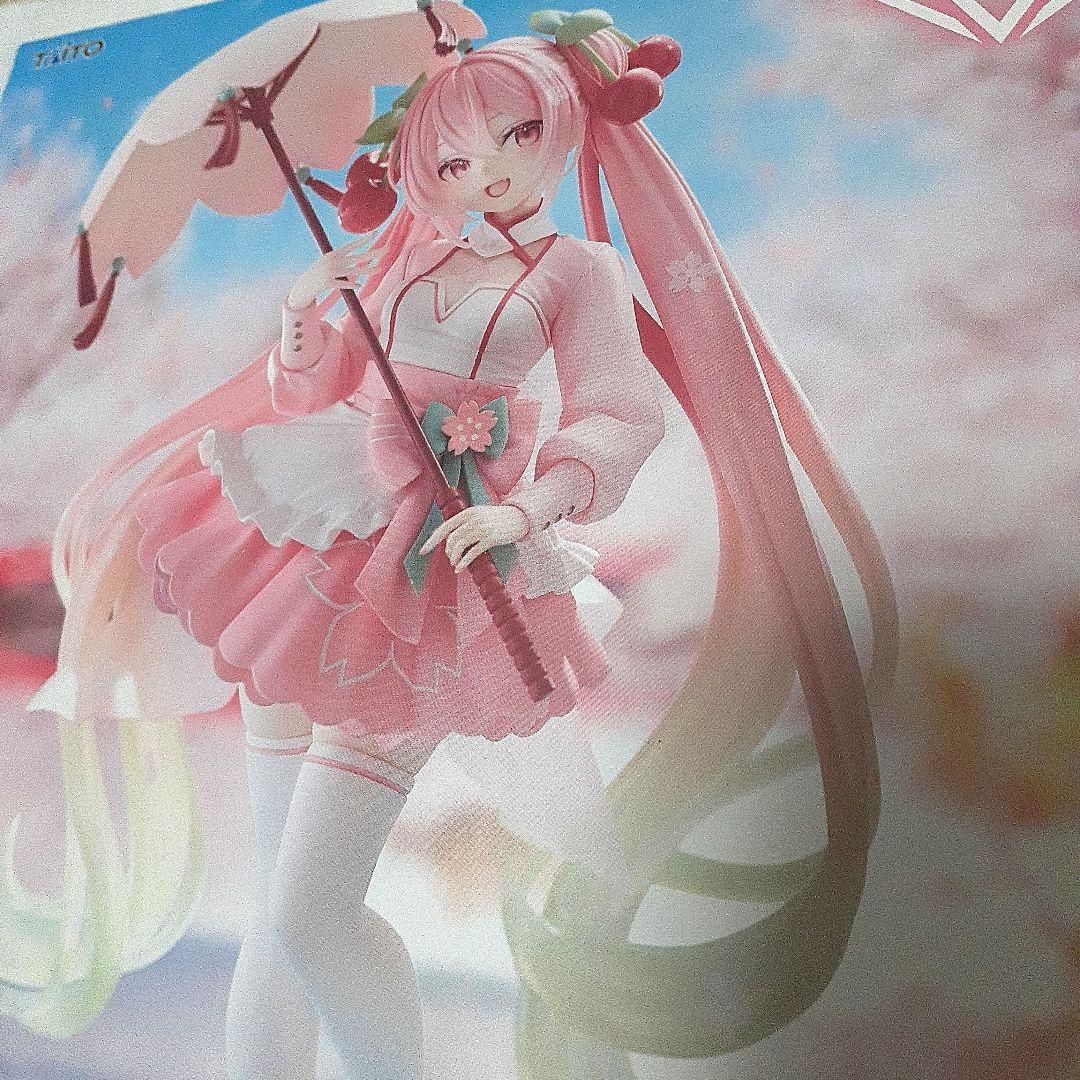 アニメキャラクターグッズ大量まとめ売り缶バッジ＆美少女フィギュア等1100点以上