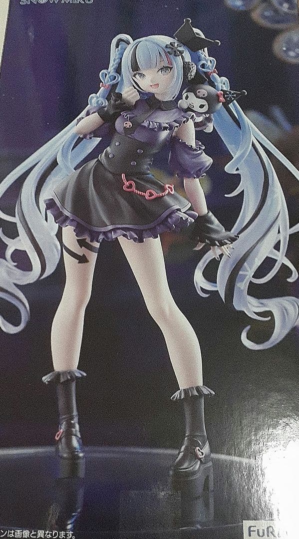 アニメキャラクターグッズ大量まとめ売り缶バッジ＆美少女フィギュア等1100点以上