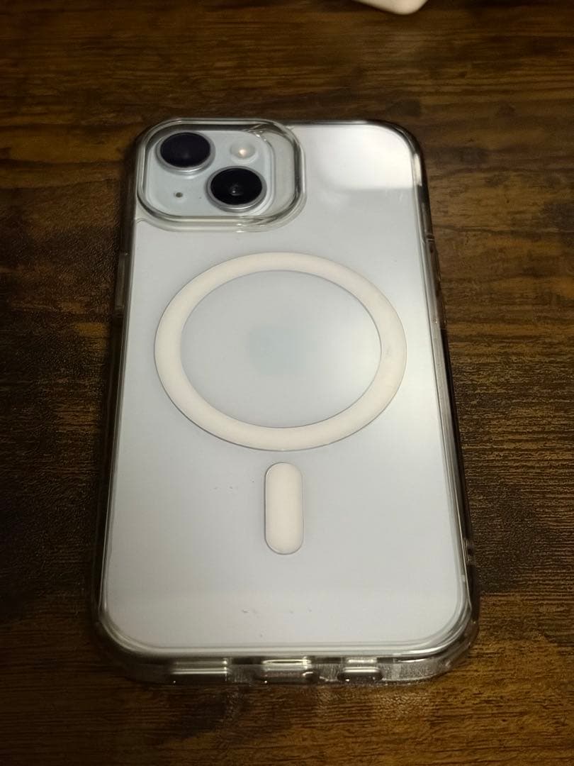 iPhone15 クリアケース付き