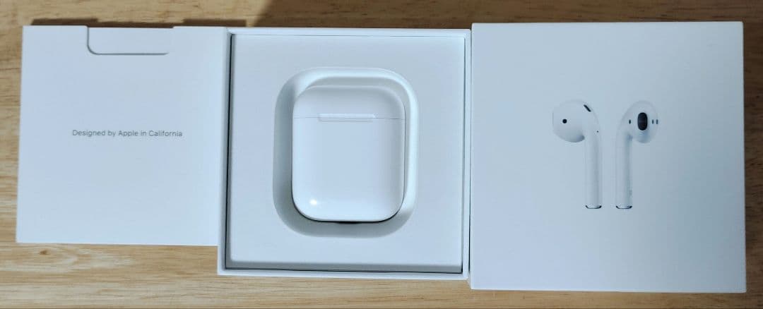 イヤホン AirPods with charging Case