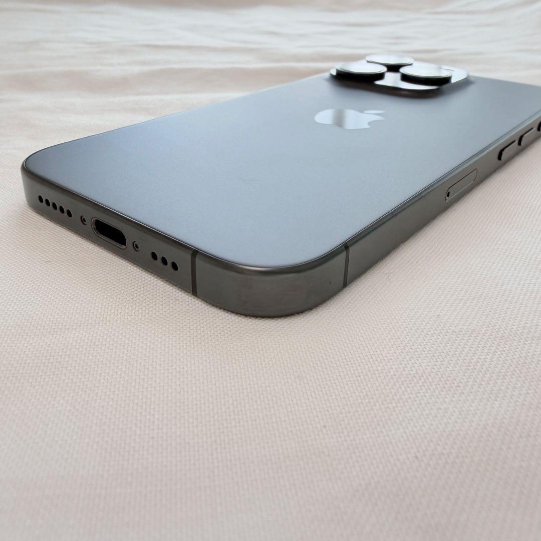 美品♡iPhone15pro 256GB ブラックチタニウム　SIMフリー