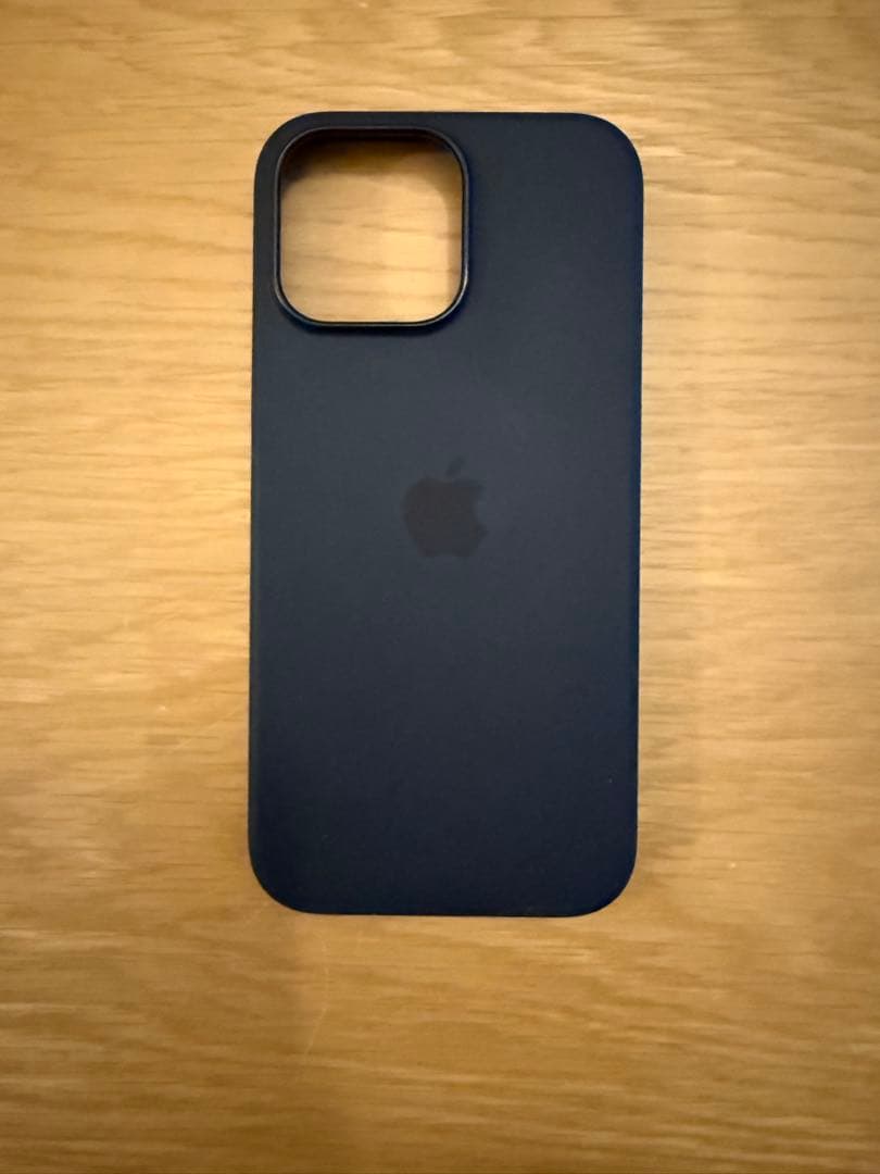 iPhone 16 Pro Max シリコンケース ブラック