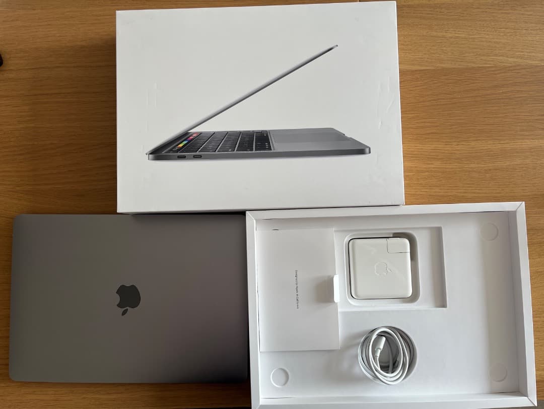 MacBook Pro　2020 13インチ メモリ16GB SSD1TB