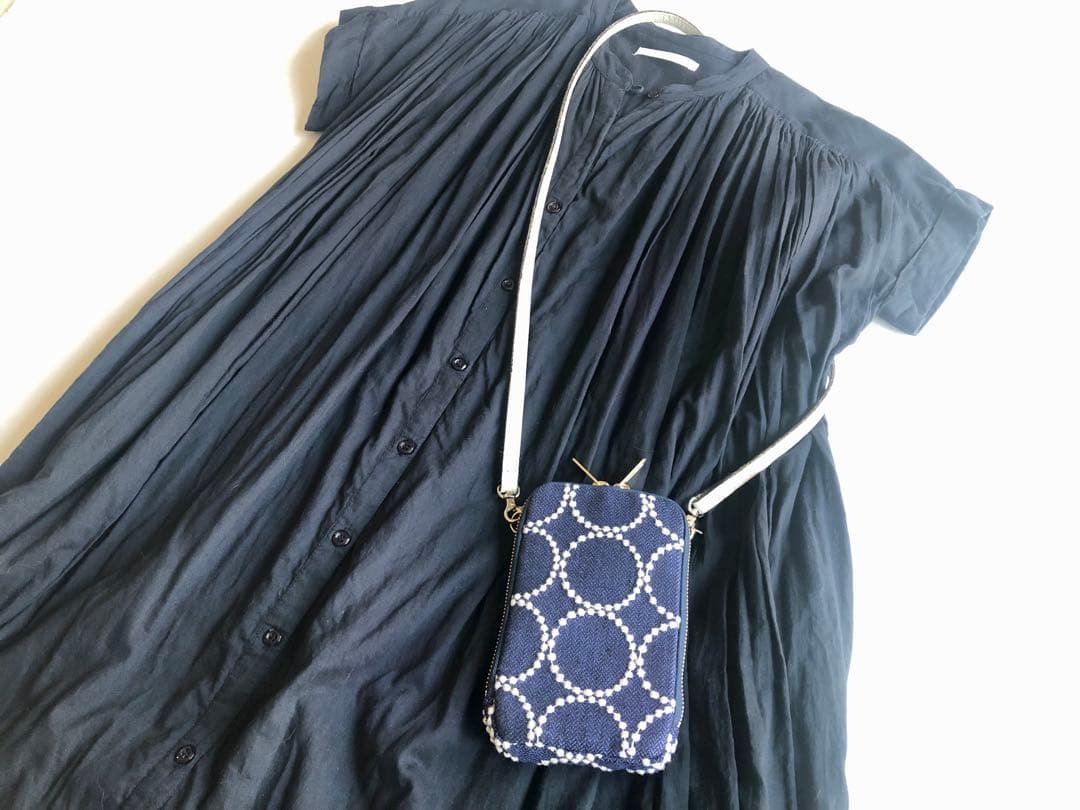 【スマホショルダー】ミナペルホネン タンバリン navy×white ネイビー