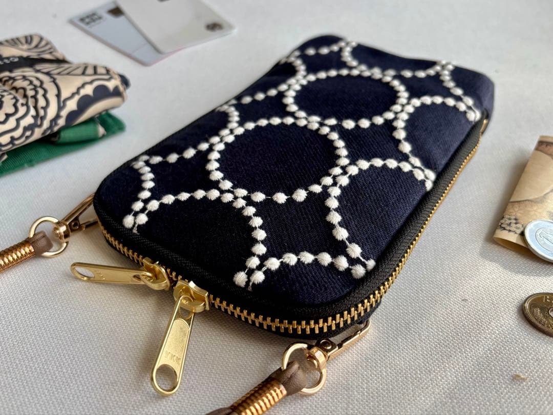 【スマホショルダー】ミナペルホネン タンバリン navy×white ネイビー