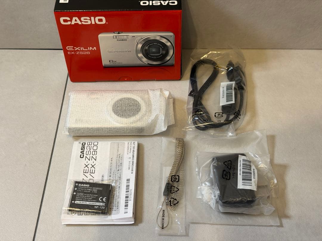 【未使用級】CASIO カシオ EXILIM EX-ZS28 付属品完備