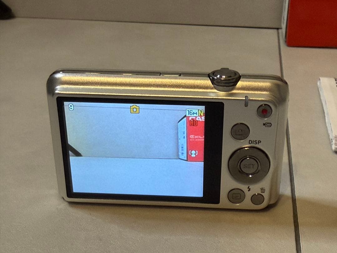 【未使用級】CASIO カシオ EXILIM EX-ZS28 付属品完備