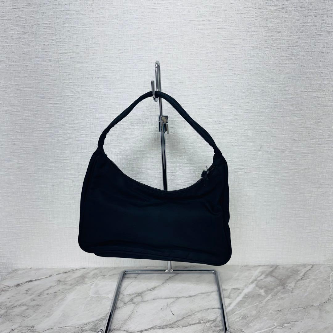 ✨PRADA✨プラダ✨ナイロン✨ブラック✨三角ロゴプレート✨ミニハンドバック✨
