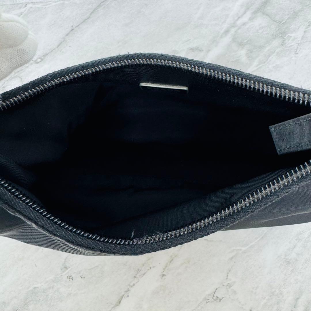 ✨PRADA✨プラダ✨ナイロン✨ブラック✨三角ロゴプレート✨ミニハンドバック✨