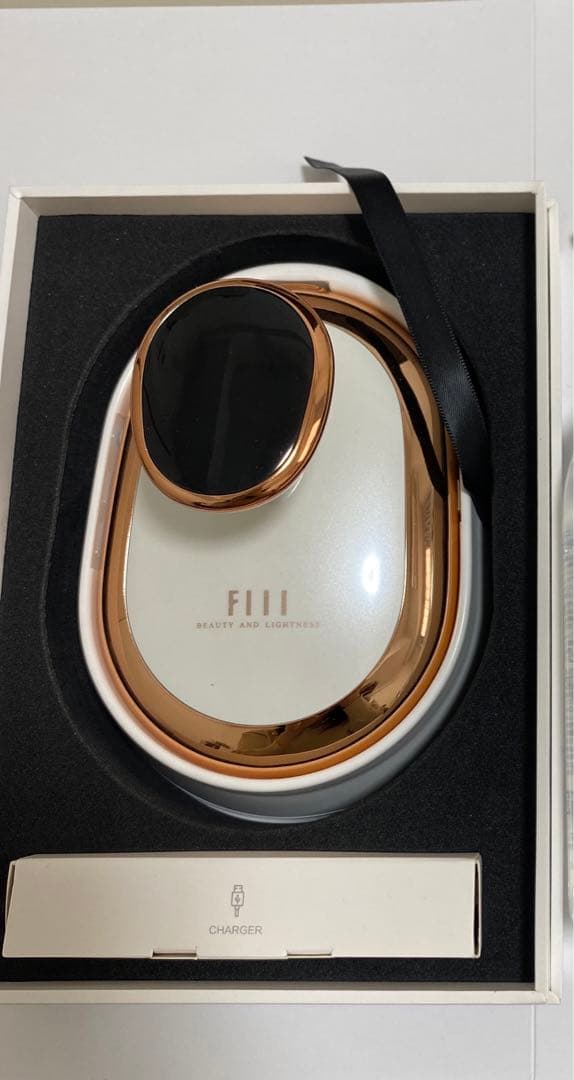 FIILキャビテーション ボディ美容器 1台多役 LED機能搭載 多種類モード