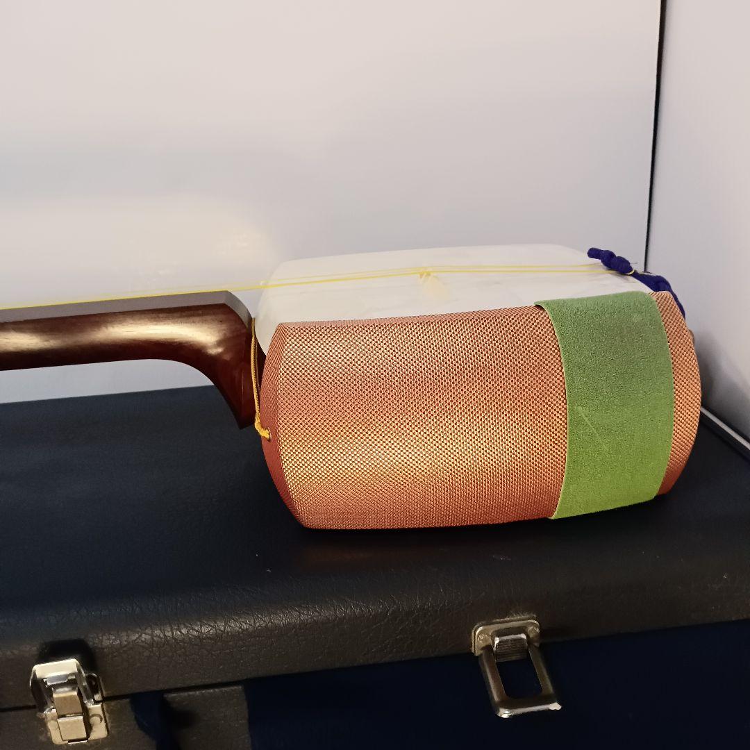 【現状品】三味線 本体 ハードケース付き 和楽器 弦楽器 和風 弦楽器