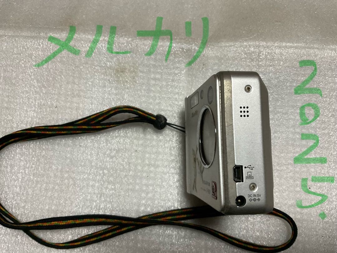 富士フィルム／finepix デジタルカメラF401。【本体のみ　付属品無し】。