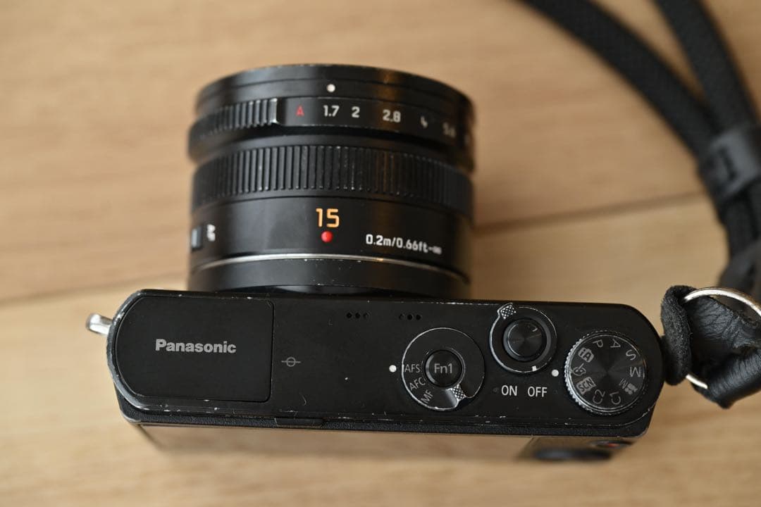 ジャンク　LUMIX ミラーレス一眼 GM1 レンズ付き