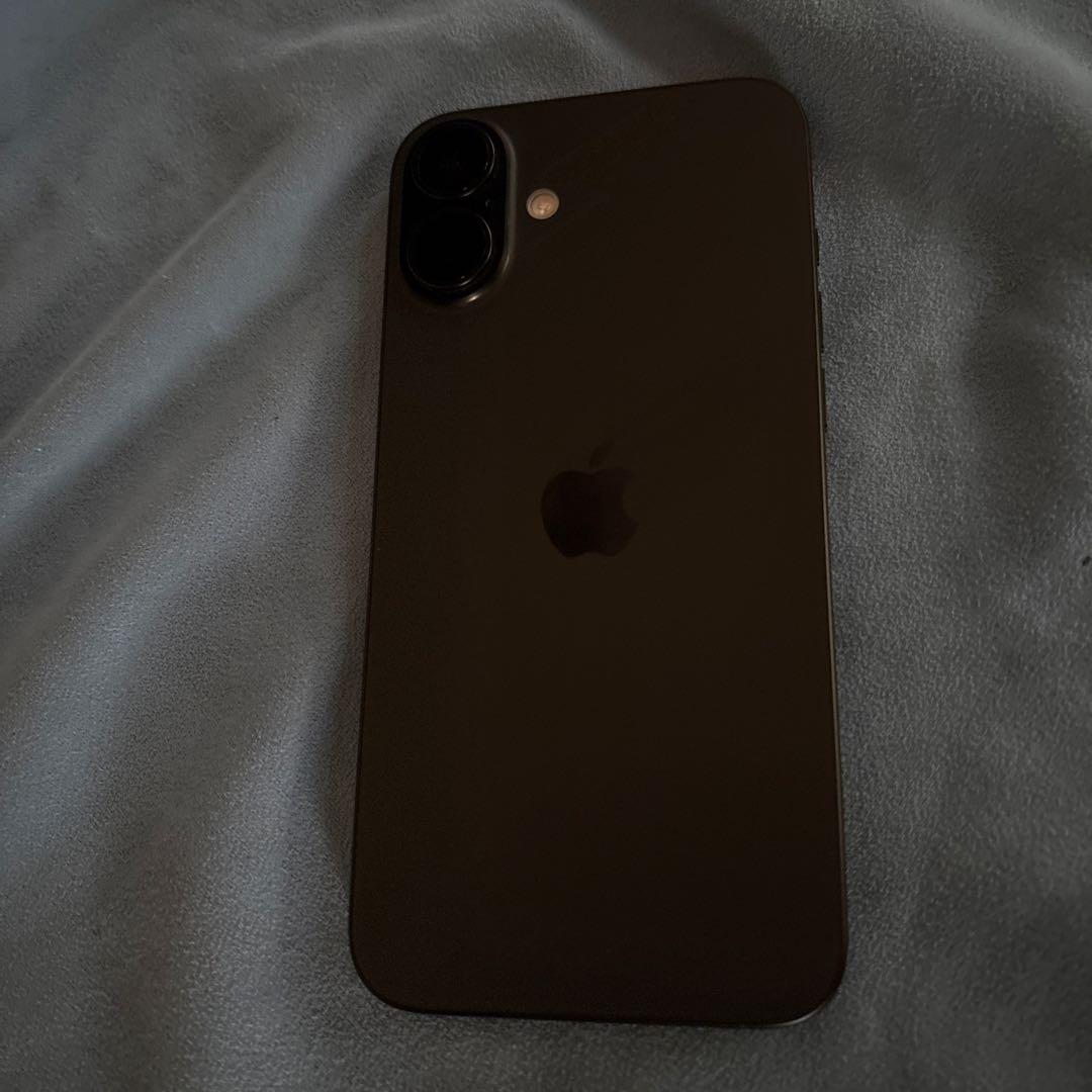 Apple iPhone 16 pulsブラック 本体
