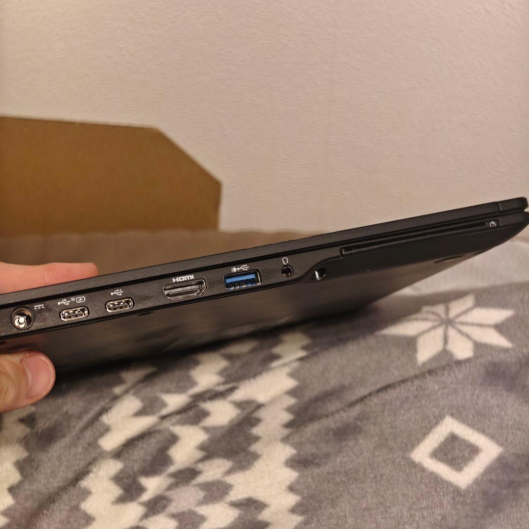 動作品 Fujitsu lifebook U939/B i5-8365u