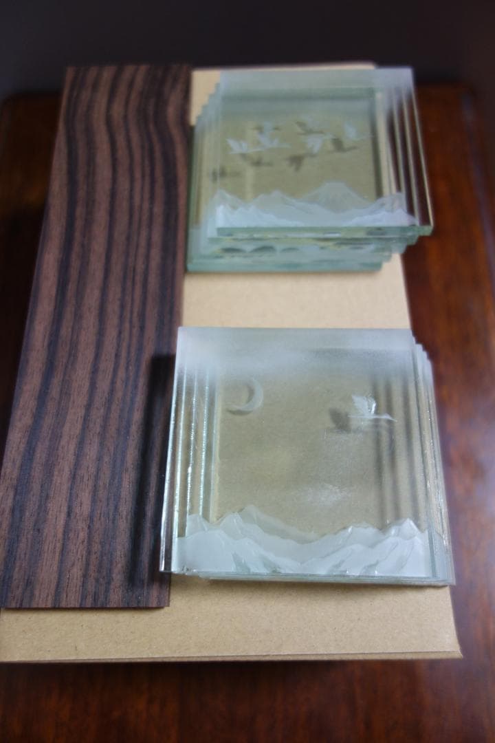 ワタナベカズオ アーティストのガラスオブジェ 冬の旅 ～列に遅れぬように