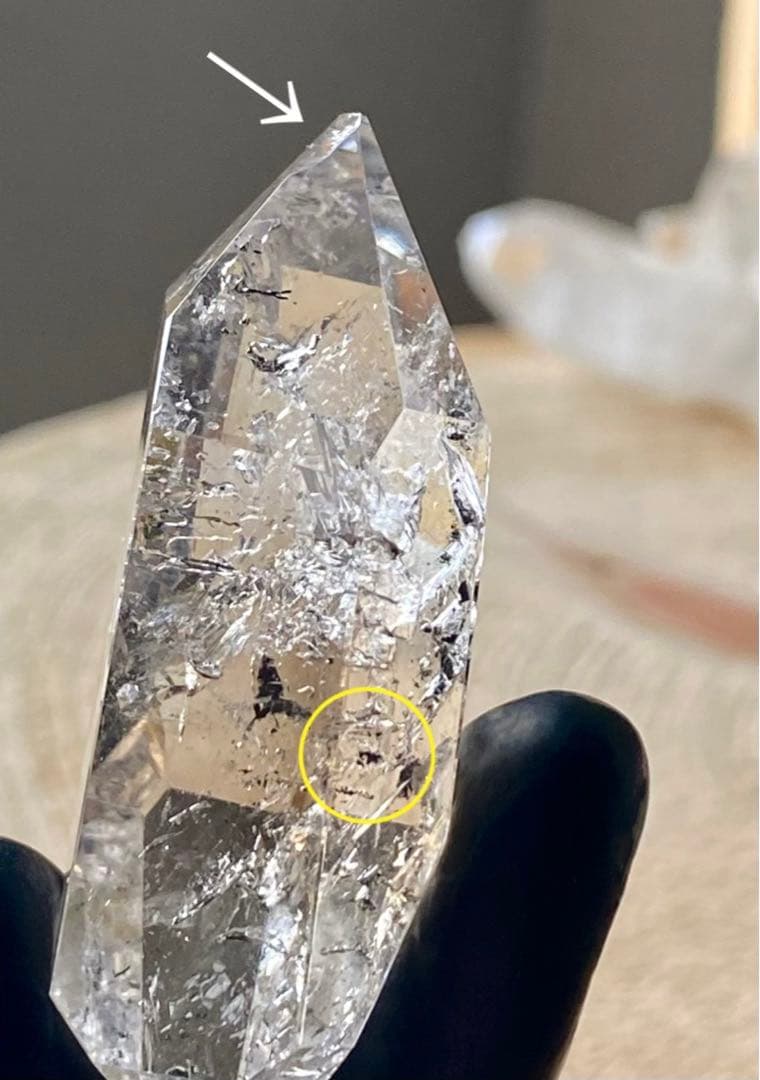水入り水晶　虹入り ウォーターインクォーツ 高品質 天然石　太古の水　両剣水晶