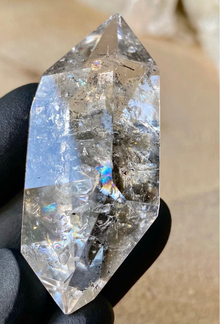 水入り水晶　虹入り ウォーターインクォーツ 高品質 天然石　太古の水　両剣水晶